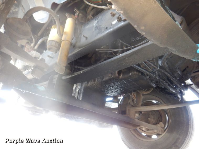 image for item JH9905 2006 Freightliner Columbia 120  semi truck