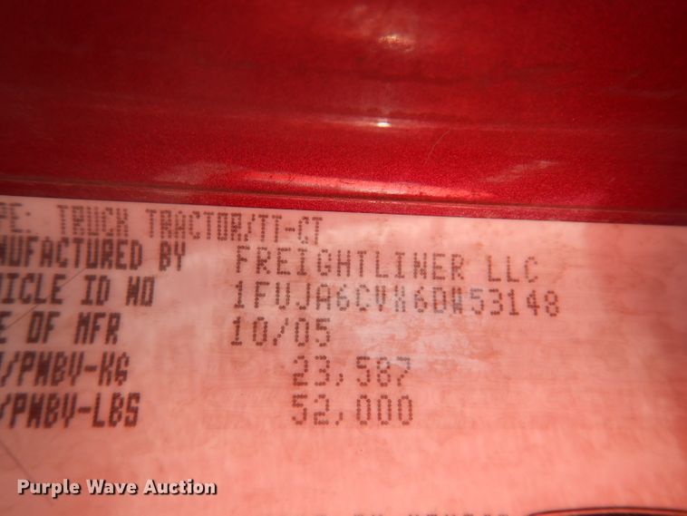 image for item JH9905 2006 Freightliner Columbia 120  semi truck