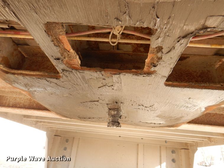 image for item JH9907 2007 Wilson PSDCL-402  livestsock trailer