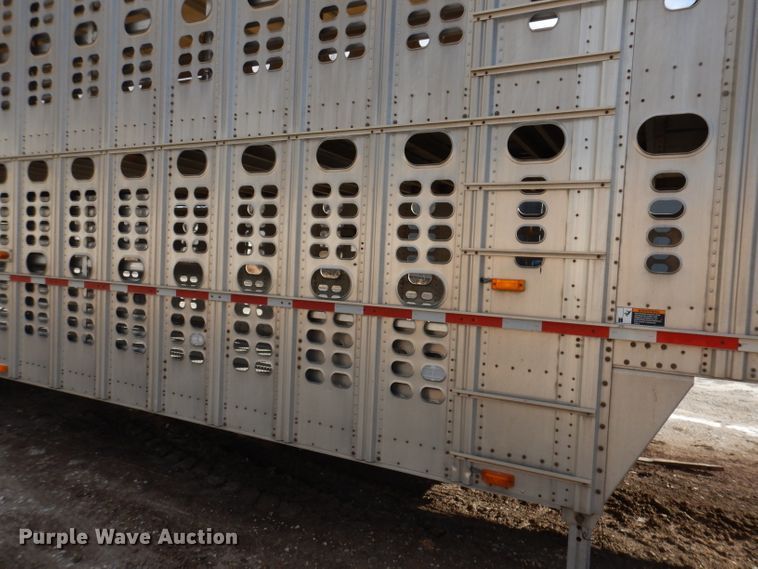 image for item JH9907 2007 Wilson PSDCL-402  livestsock trailer