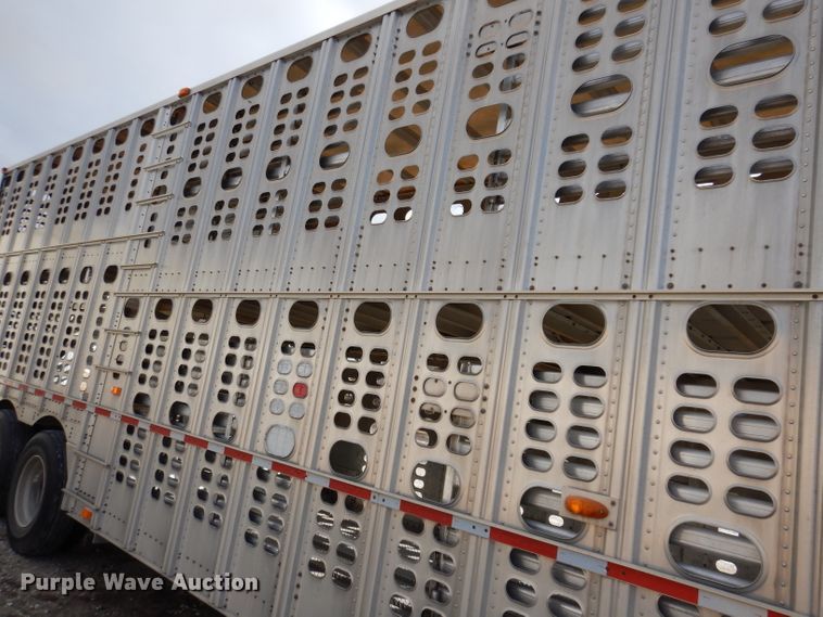 image for item JH9907 2007 Wilson PSDCL-402  livestsock trailer