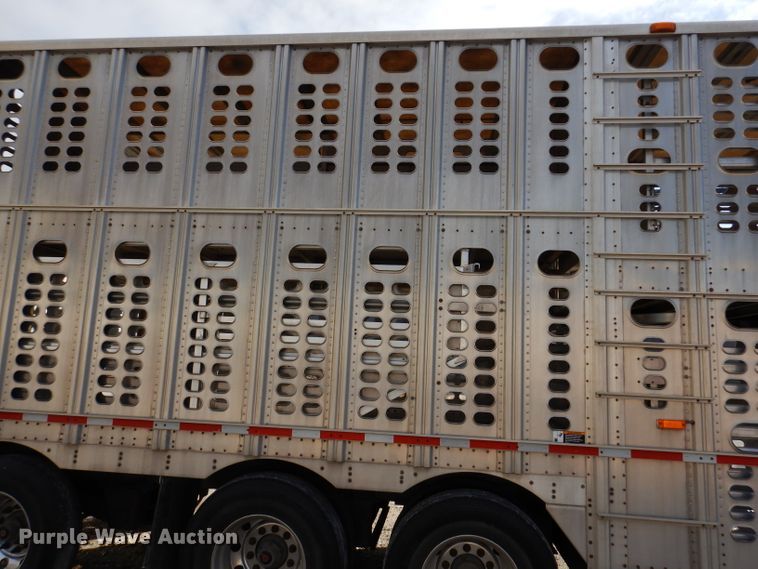 image for item JH9907 2007 Wilson PSDCL-402  livestsock trailer