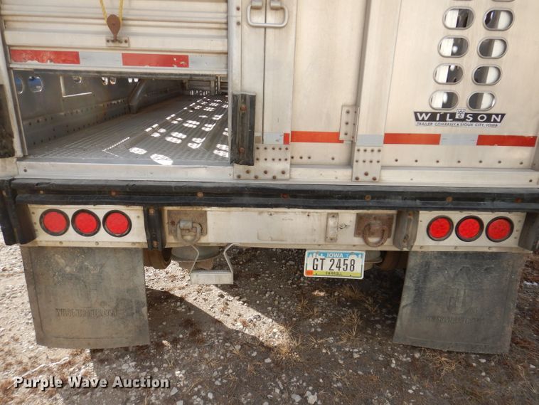 image for item JH9907 2007 Wilson PSDCL-402  livestsock trailer