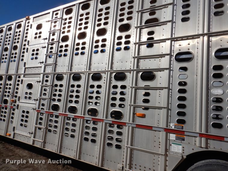 image for item JH9907 2007 Wilson PSDCL-402  livestsock trailer