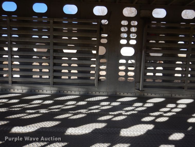 image for item JH9907 2007 Wilson PSDCL-402  livestsock trailer