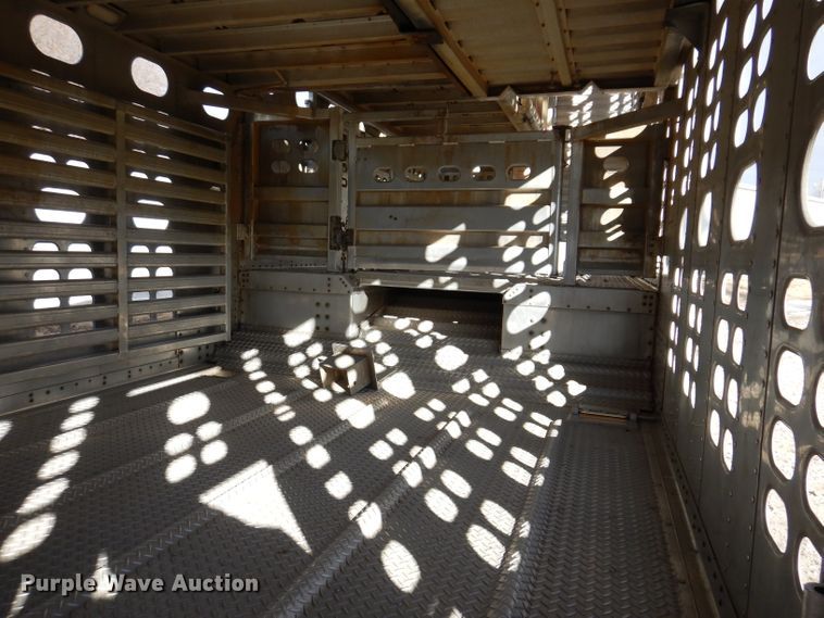 image for item JH9907 2007 Wilson PSDCL-402  livestsock trailer