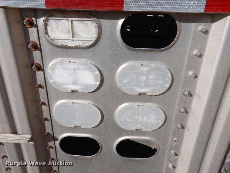 image for item JH9907 2007 Wilson PSDCL-402  livestsock trailer