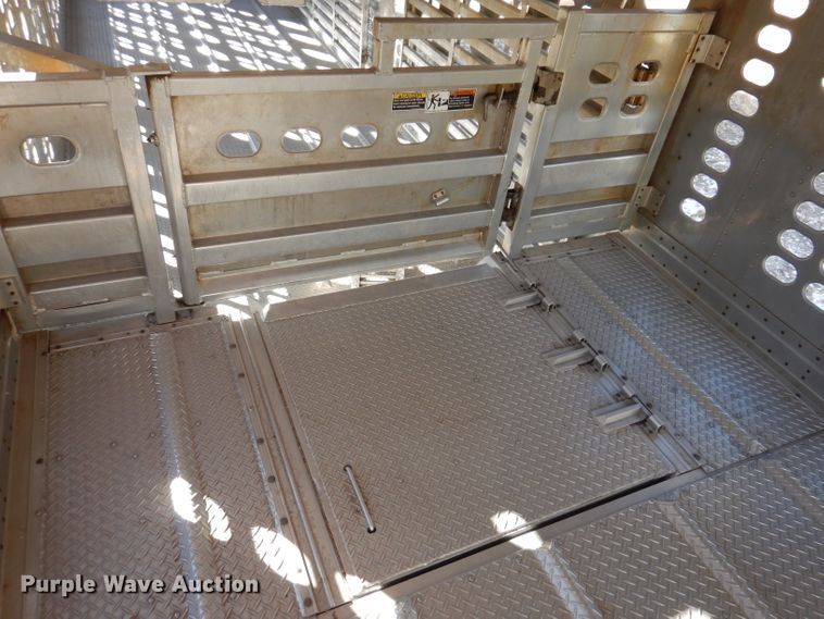 image for item JH9907 2007 Wilson PSDCL-402  livestsock trailer