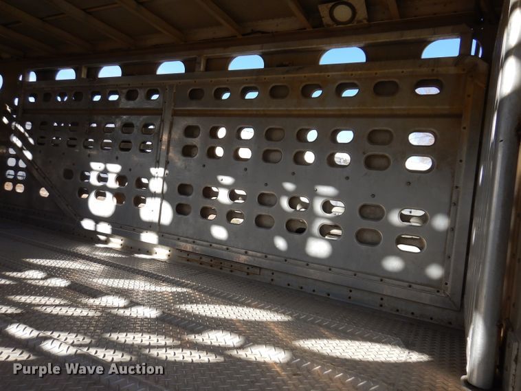 image for item JH9907 2007 Wilson PSDCL-402  livestsock trailer