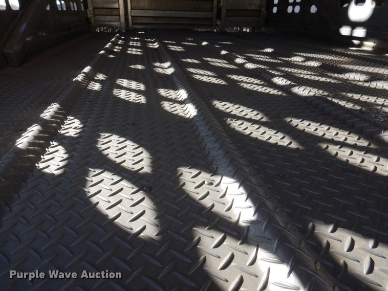 image for item JH9907 2007 Wilson PSDCL-402  livestsock trailer