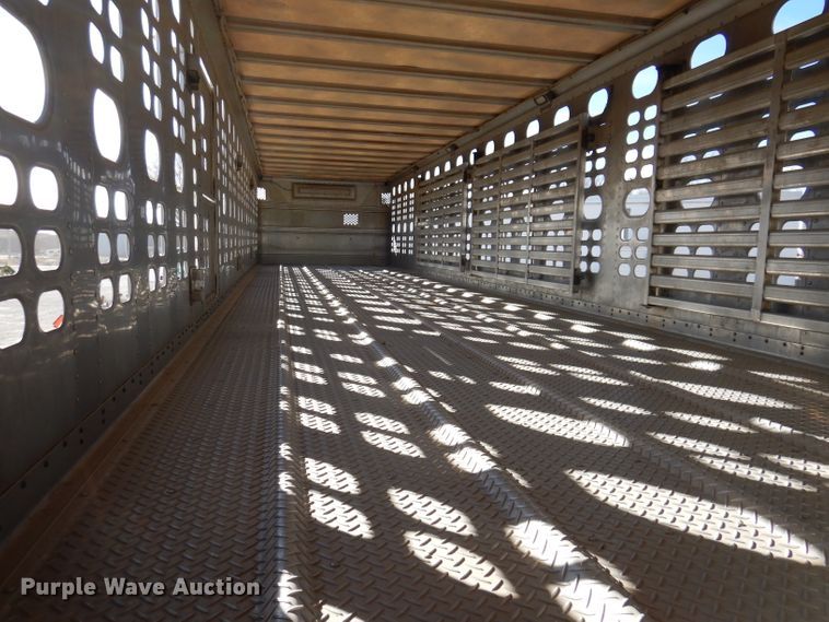 image for item JH9907 2007 Wilson PSDCL-402  livestsock trailer