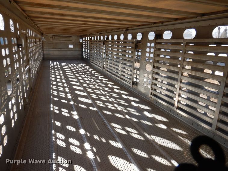 image for item JH9907 2007 Wilson PSDCL-402  livestsock trailer