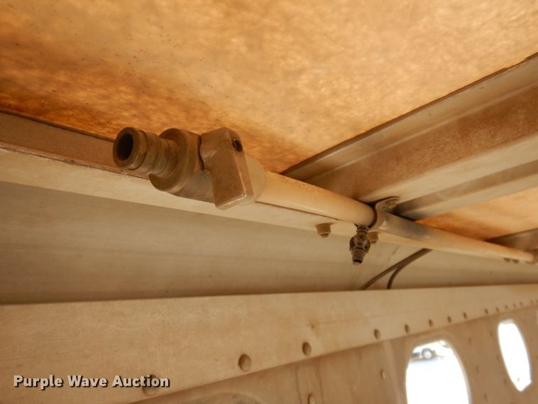 image for item JH9907 2007 Wilson PSDCL-402  livestsock trailer