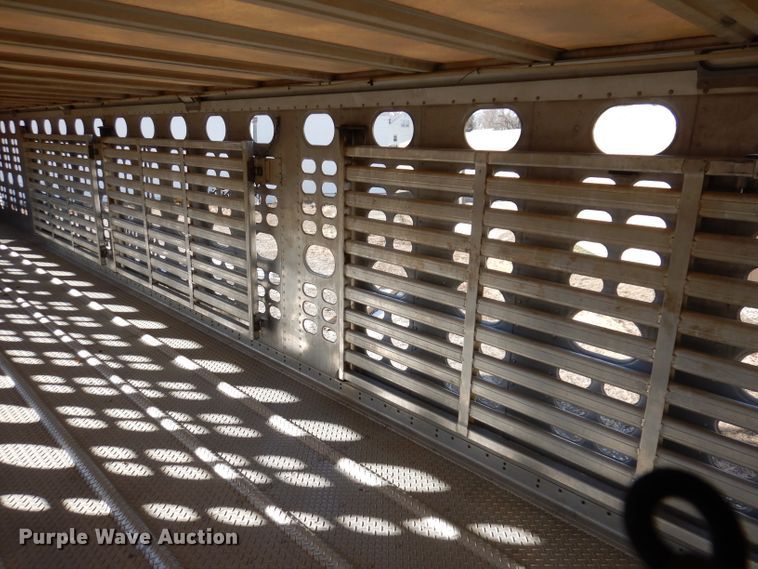 image for item JH9907 2007 Wilson PSDCL-402  livestsock trailer