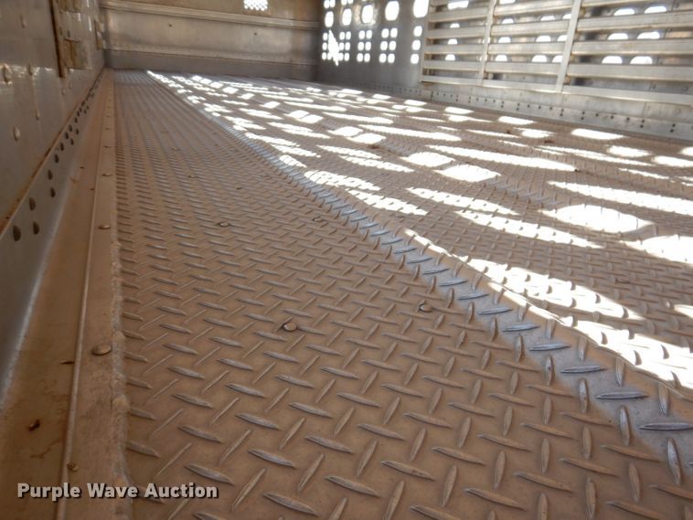 image for item JH9907 2007 Wilson PSDCL-402  livestsock trailer