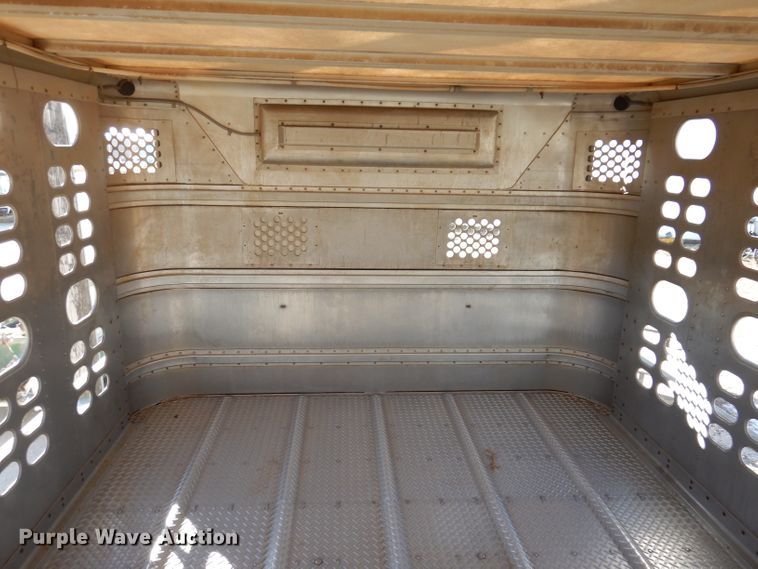 image for item JH9907 2007 Wilson PSDCL-402  livestsock trailer