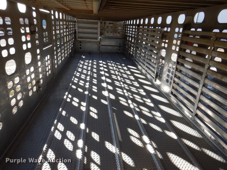 image for item JH9907 2007 Wilson PSDCL-402  livestsock trailer