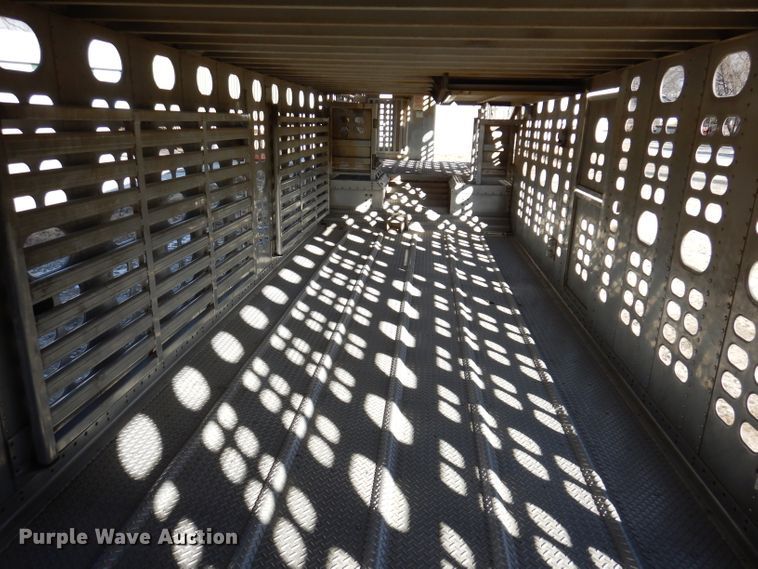 image for item JH9907 2007 Wilson PSDCL-402  livestsock trailer