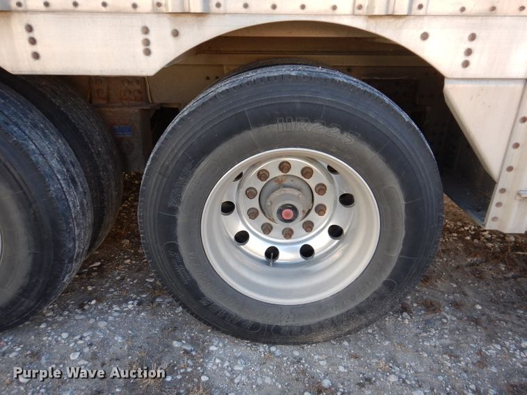 image for item JH9907 2007 Wilson PSDCL-402  livestsock trailer