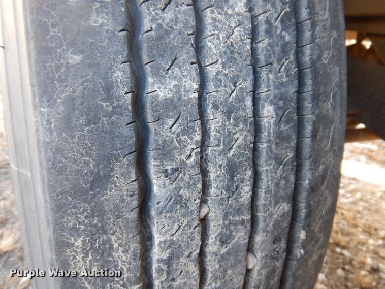 image for item JH9907 2007 Wilson PSDCL-402  livestsock trailer