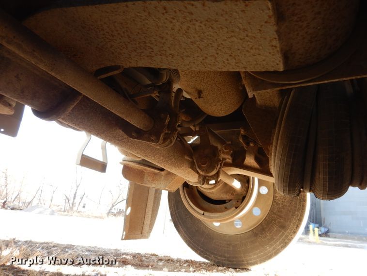 image for item JH9907 2007 Wilson PSDCL-402  livestsock trailer