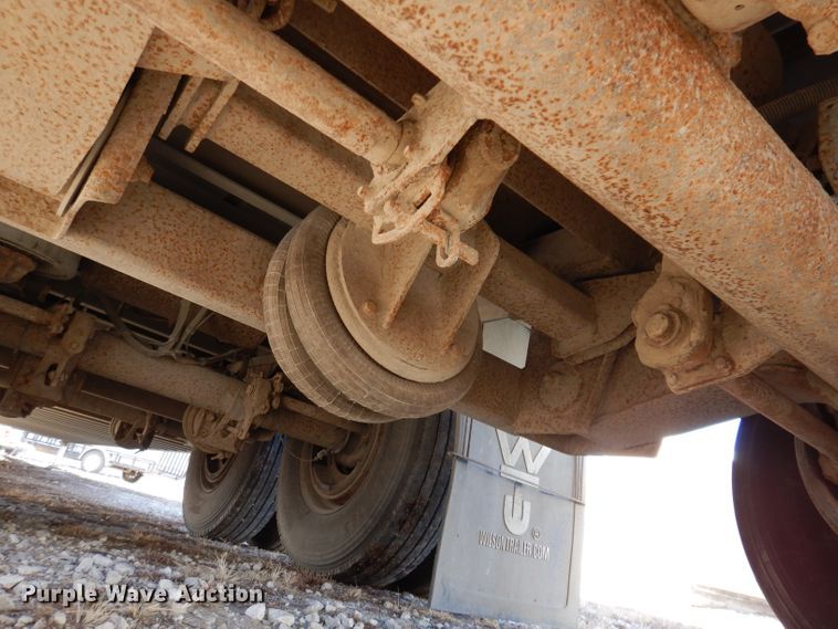 image for item JH9907 2007 Wilson PSDCL-402  livestsock trailer