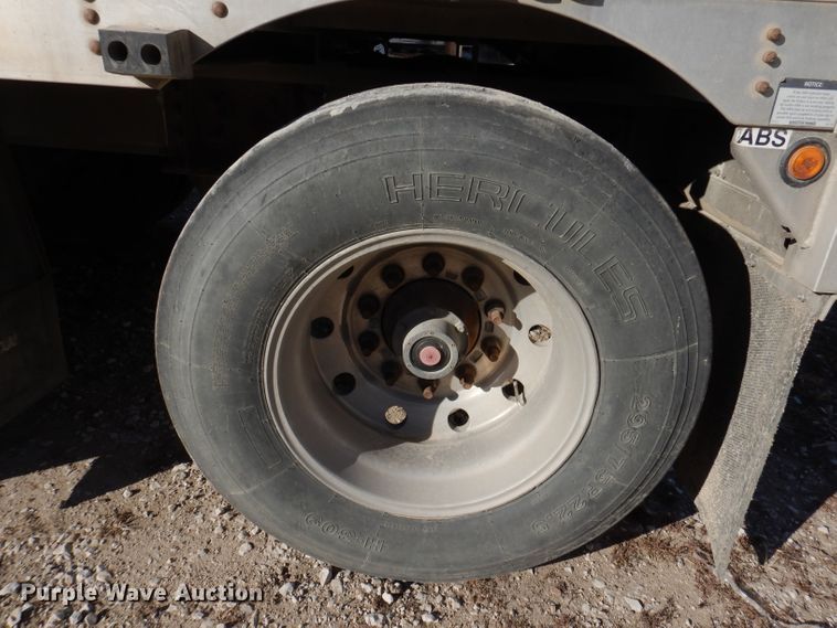 image for item JH9907 2007 Wilson PSDCL-402  livestsock trailer