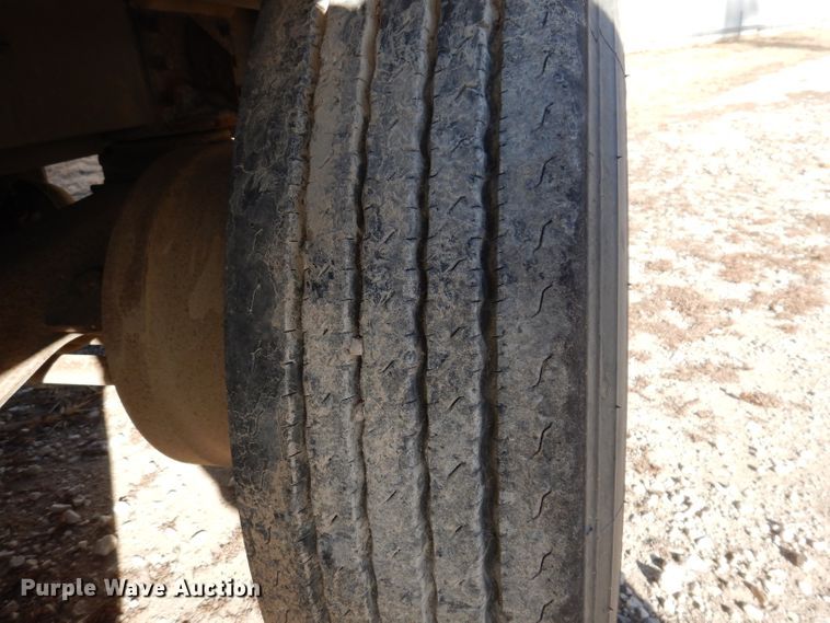 image for item JH9907 2007 Wilson PSDCL-402  livestsock trailer