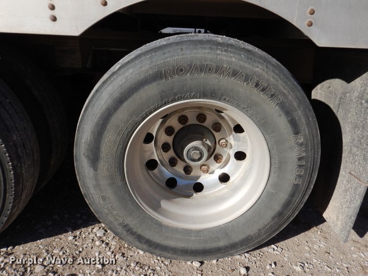 image for item JH9907 2007 Wilson PSDCL-402  livestsock trailer