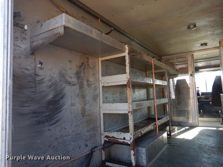 image for item DH8116 2002 Workhorse  delivery truck