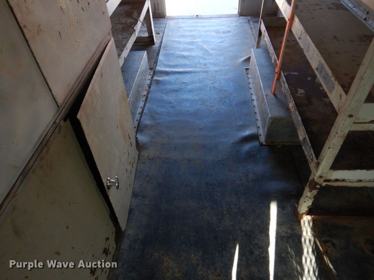 image for item DH8116 2002 Workhorse  delivery truck