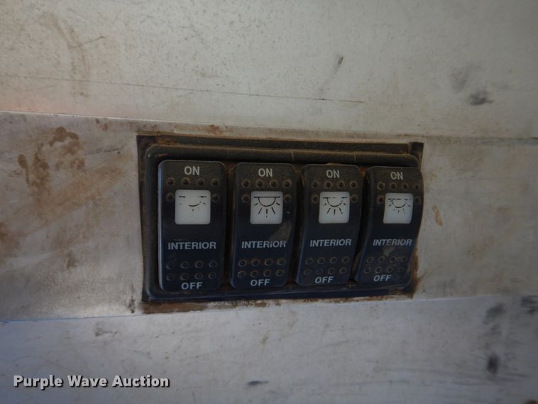 image for item DH8116 2002 Workhorse  delivery truck