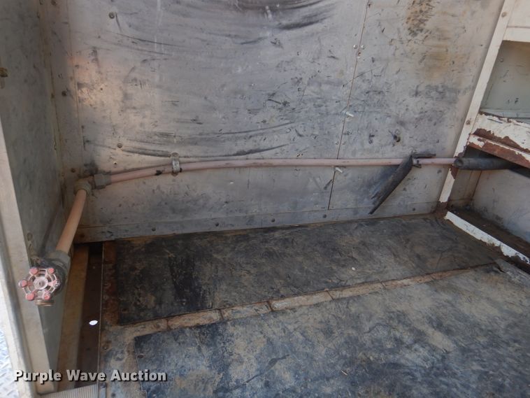 image for item DH8116 2002 Workhorse  delivery truck