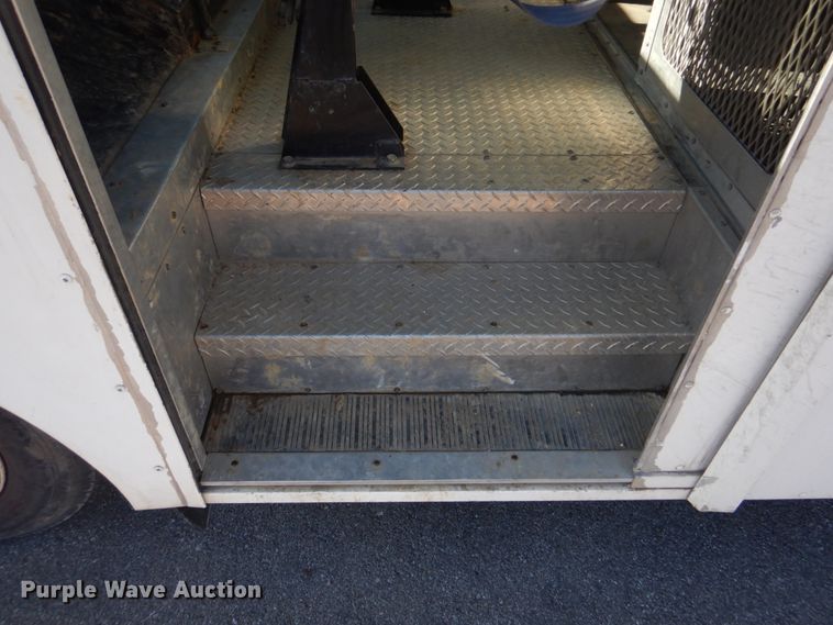 image for item DH8116 2002 Workhorse  delivery truck