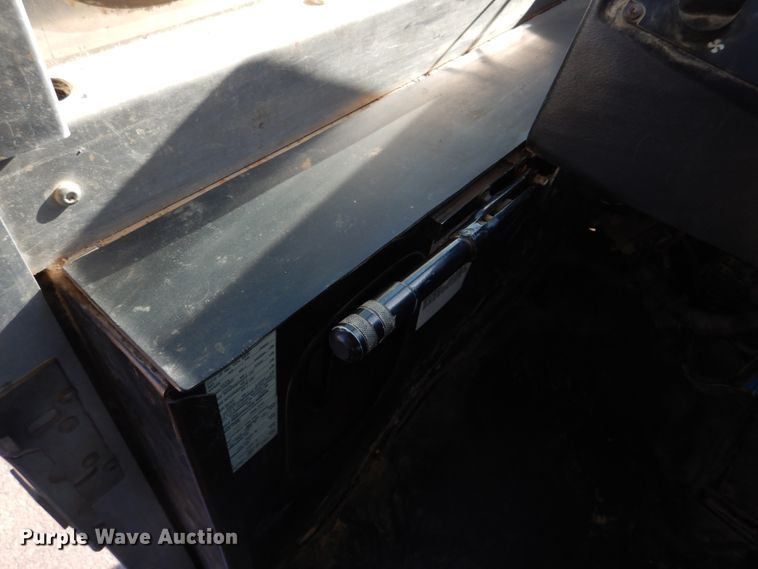 image for item DH8116 2002 Workhorse  delivery truck