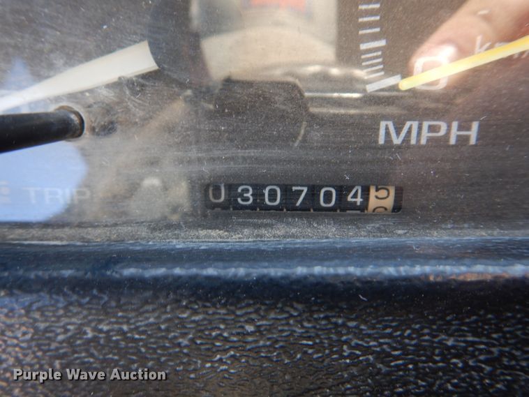 image for item DH8116 2002 Workhorse  delivery truck