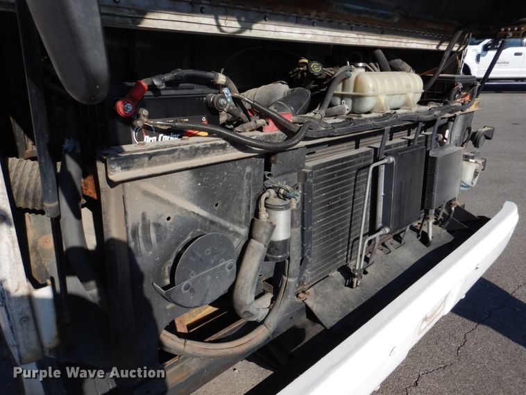 image for item DH8116 2002 Workhorse  delivery truck