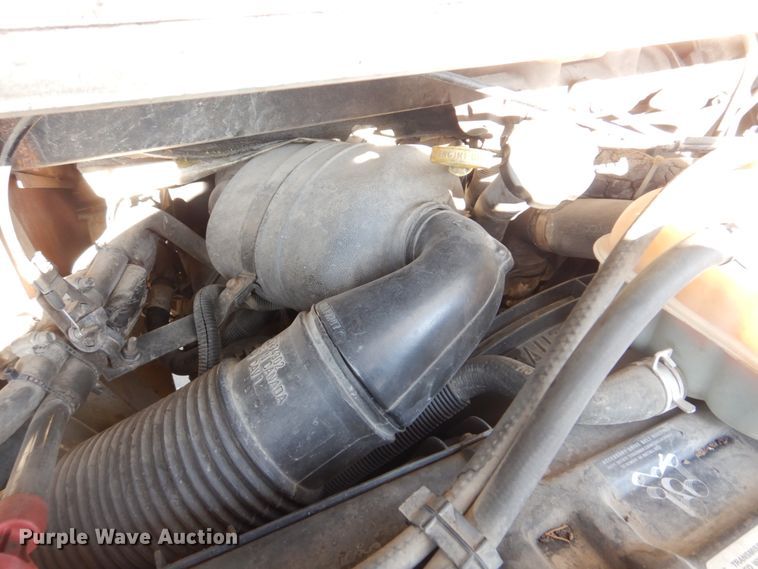 image for item DH8116 2002 Workhorse  delivery truck