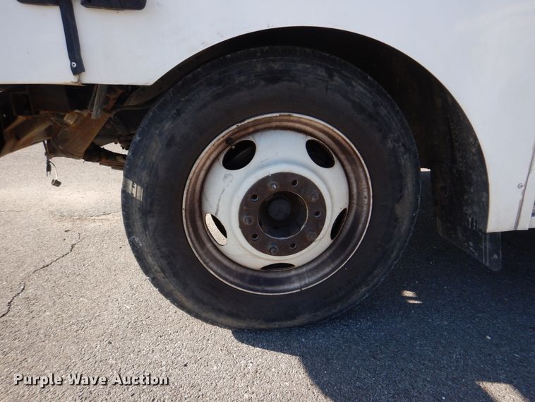 image for item DH8116 2002 Workhorse  delivery truck