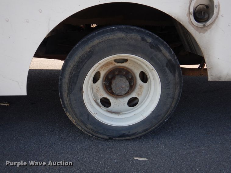 image for item DH8116 2002 Workhorse  delivery truck