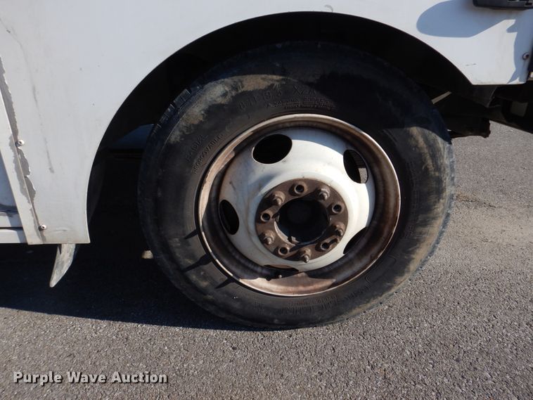 image for item DH8116 2002 Workhorse  delivery truck