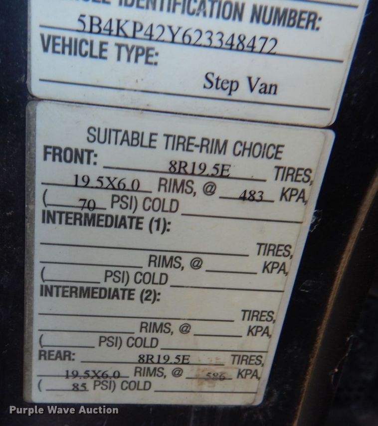 image for item DH8116 2002 Workhorse  delivery truck