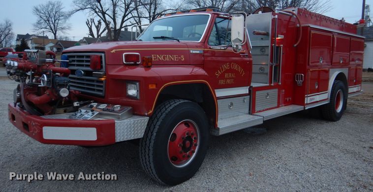 image for item DH8148 1995 Ford F800  pumper fire truck