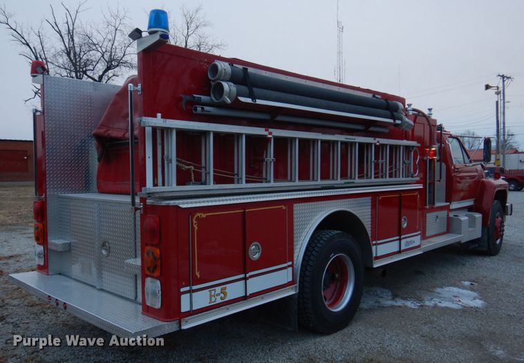 image for item DH8148 1995 Ford F800  pumper fire truck