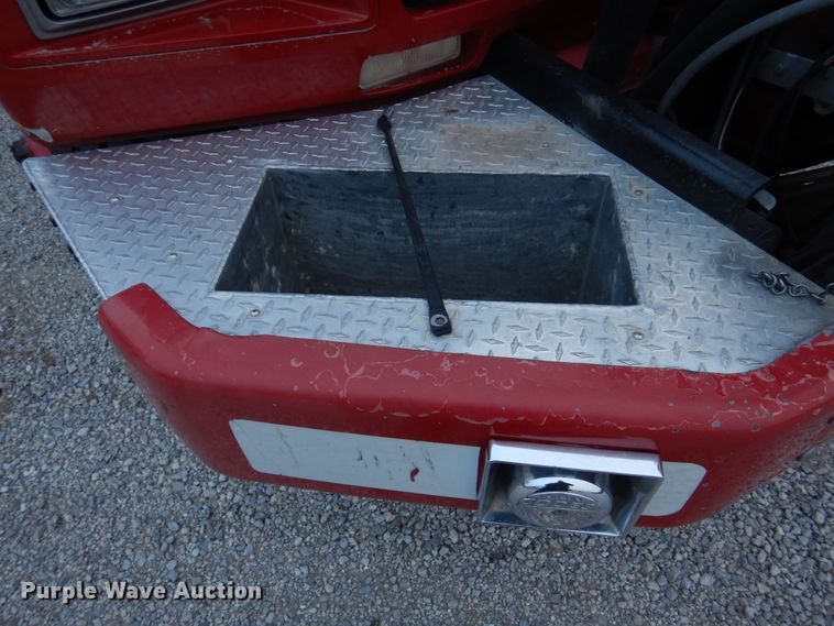 image for item DH8148 1995 Ford F800  pumper fire truck