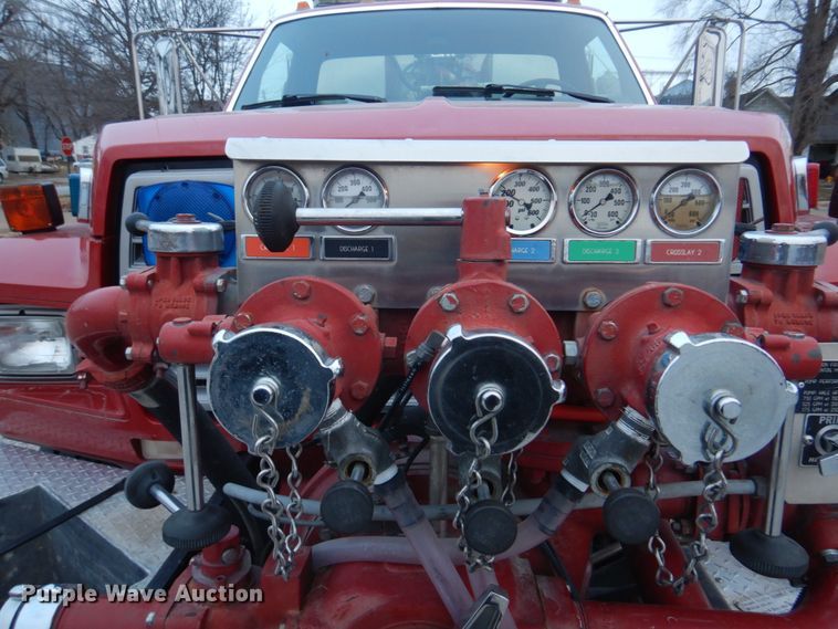 image for item DH8148 1995 Ford F800  pumper fire truck