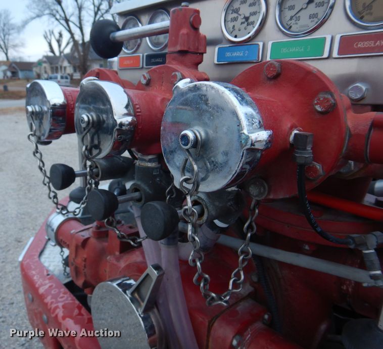 image for item DH8148 1995 Ford F800  pumper fire truck