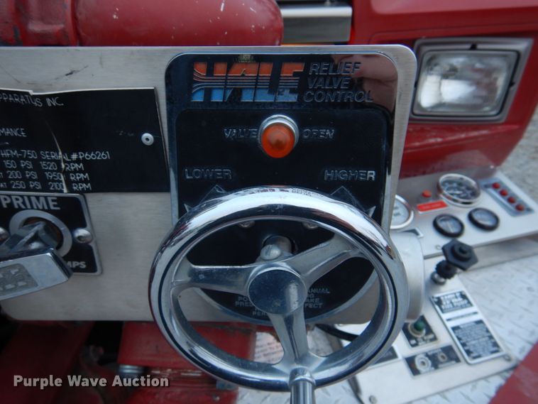 image for item DH8148 1995 Ford F800  pumper fire truck