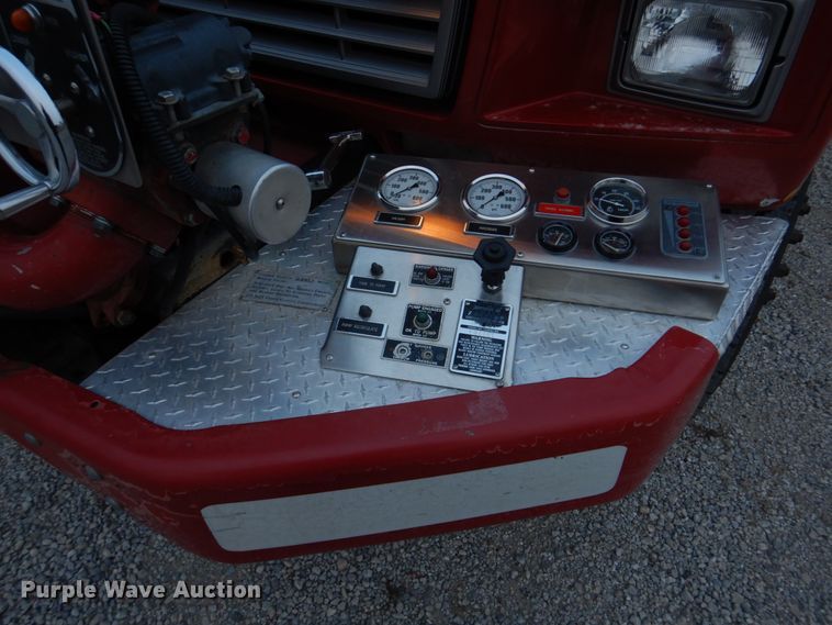 image for item DH8148 1995 Ford F800  pumper fire truck