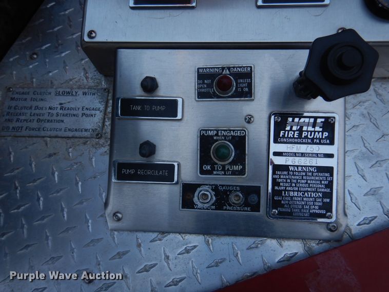 image for item DH8148 1995 Ford F800  pumper fire truck